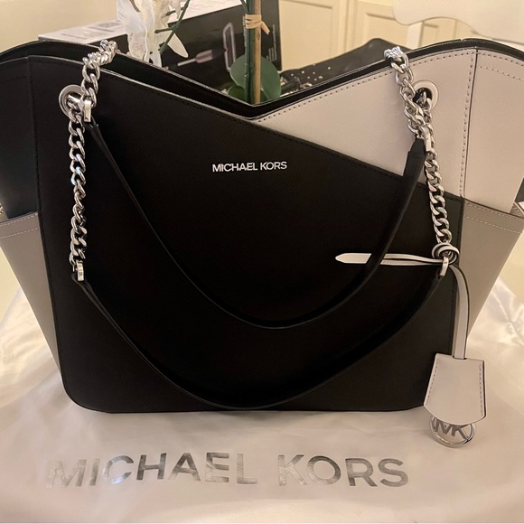 MICHAEL Michael Kors Handbags - Authentic Michael Kors Large Jet Set Tote handbag